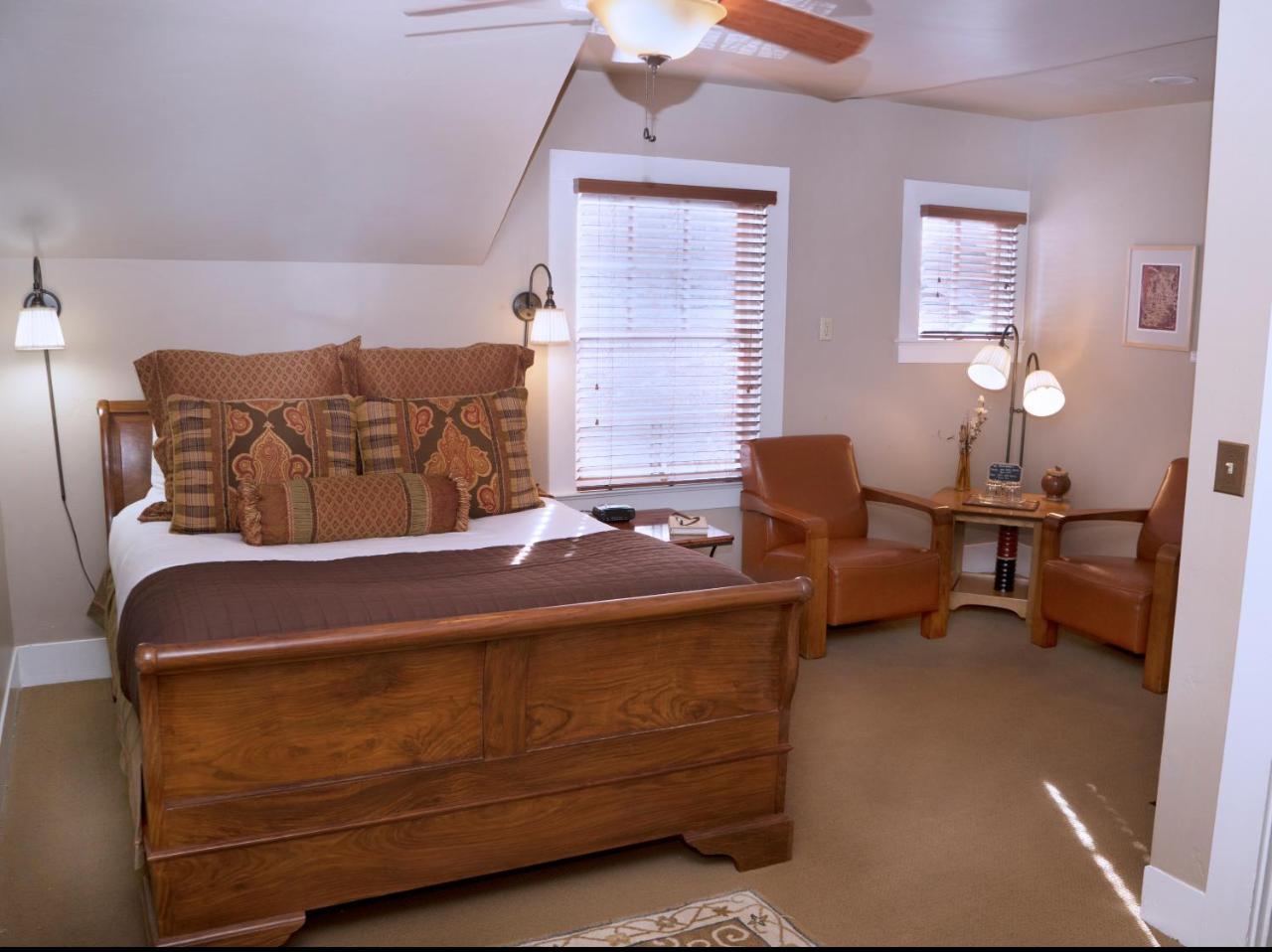 Lara House Bed And Breakfast ベンド エクステリア 写真